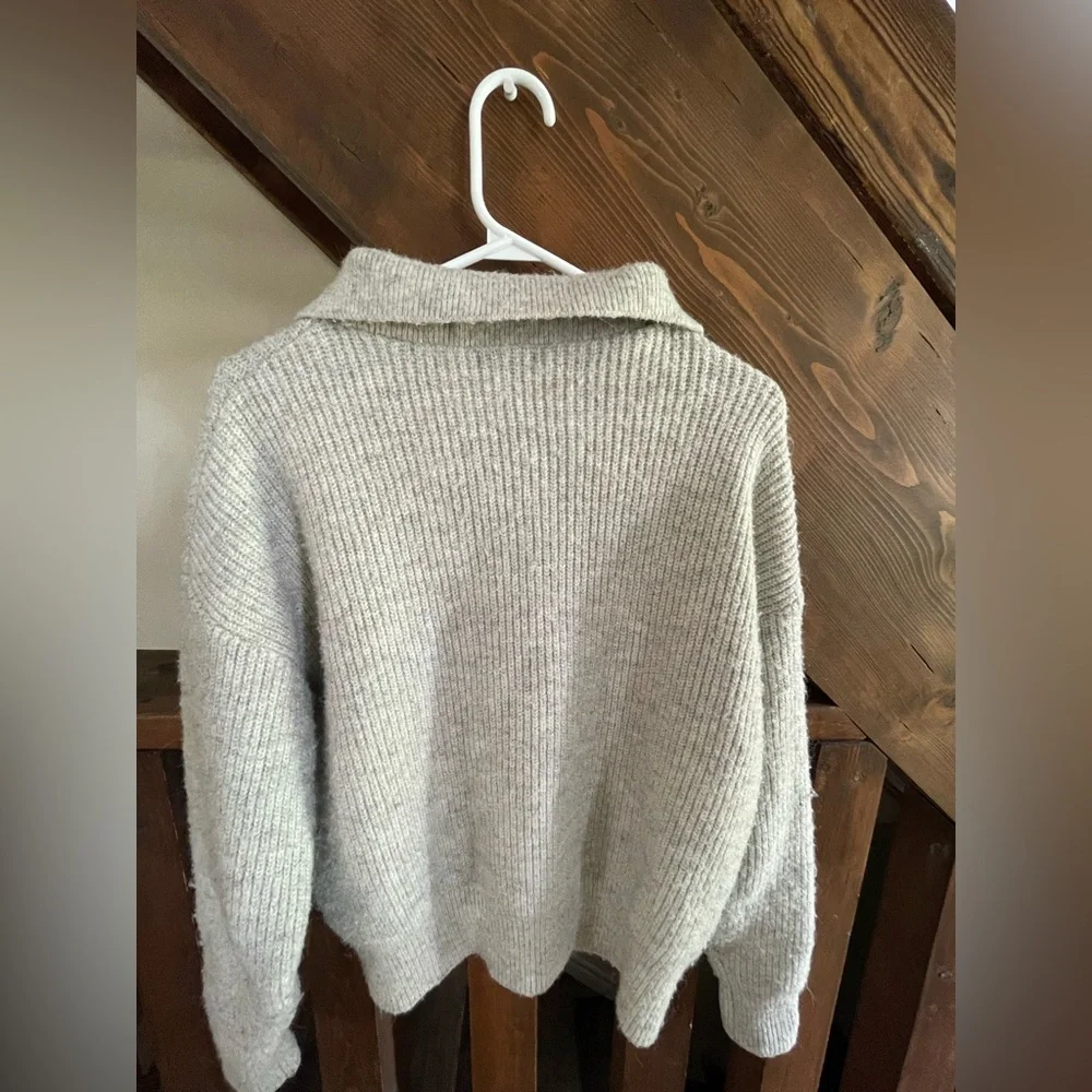 Dynamite Light Gray V-Neck Sweater with Buttons - Picture 2 of 4